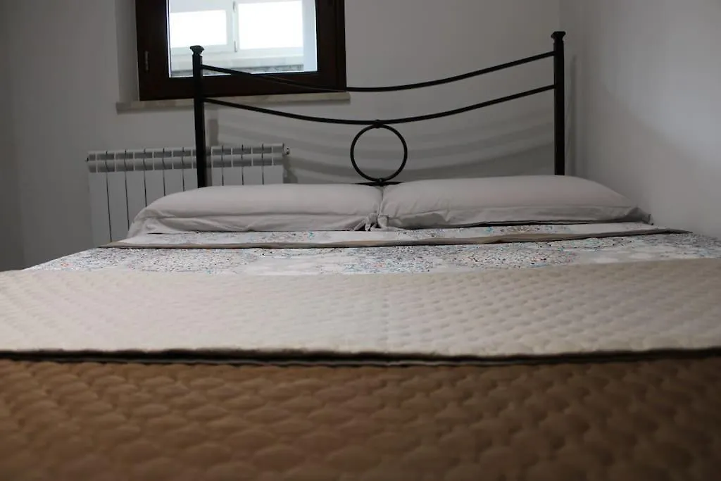 Moon Luxury 0*, Lecce Italia